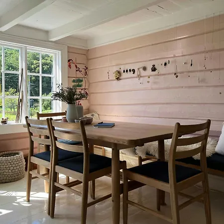 بيت للعطل Idyllic From 1840 With Sea View In Spind فارسوند