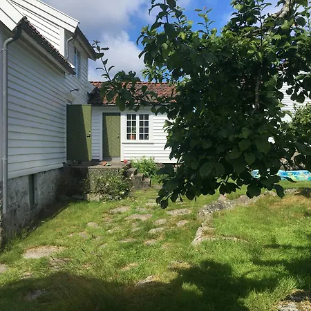 بيت للعطل Idyllic From 1840 With Sea View In Spind *