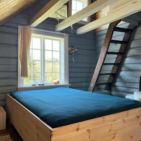 Vakantiehuis Idyllic From 1840 With Sea View In Spind Farsund