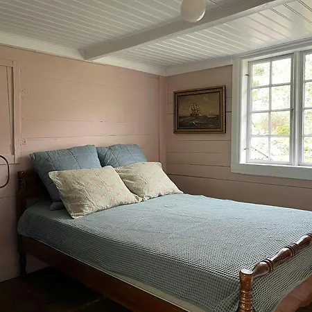 Idyllic From 1840 With Sea View In Spind بيت للعطل