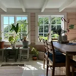 펜션 Idyllic From 1840 With Sea View In Spind 파르순