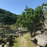 Idyllic From 1840 With Sea View In Spind 펜션 파르순