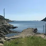 Idyllic From 1840 With Sea View In Spind 파르순