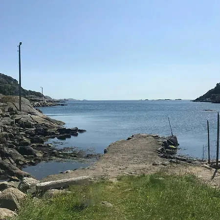 Idyllic From 1840 With Sea View In Spind פארשונד
